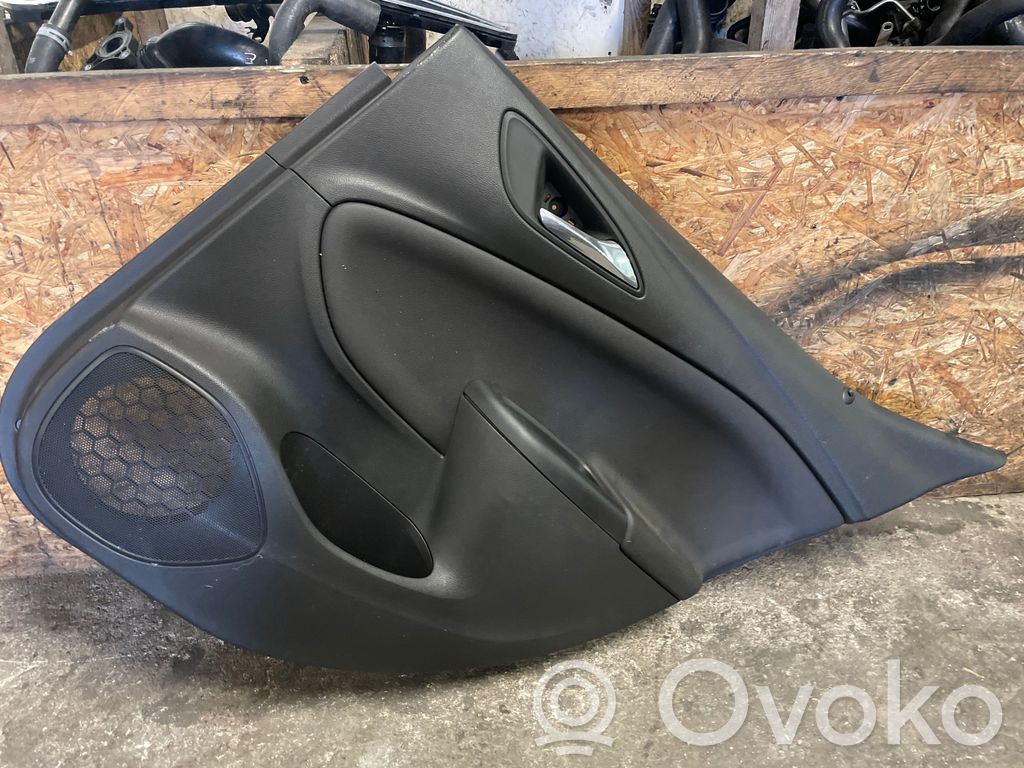 Opel Astra K Cita veida aizmugurē durvju dekoratīvās apdares detaļas 