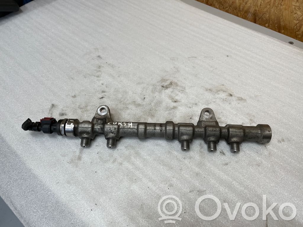 Opel Corsa E Kraftstoffverteiler Einspritzleiste Verteilerrohr 