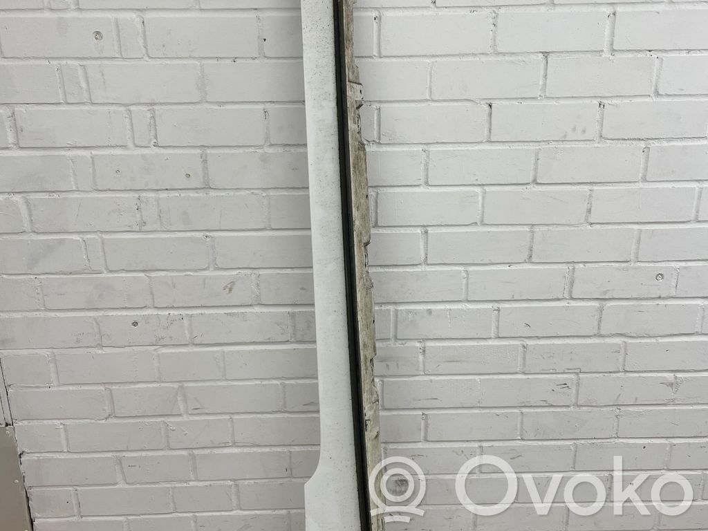 Sill   8W6853860A,8W7853860A