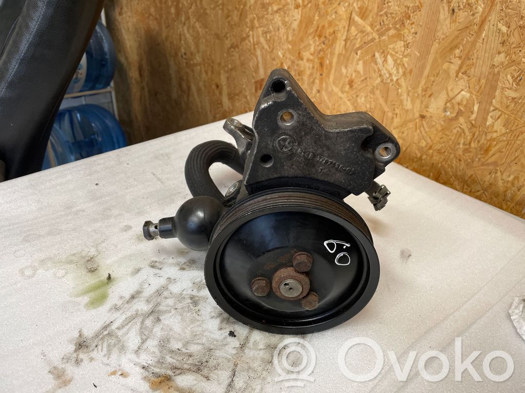 BMW 5 E60 E61 Ohjaustehostimen pumppu 