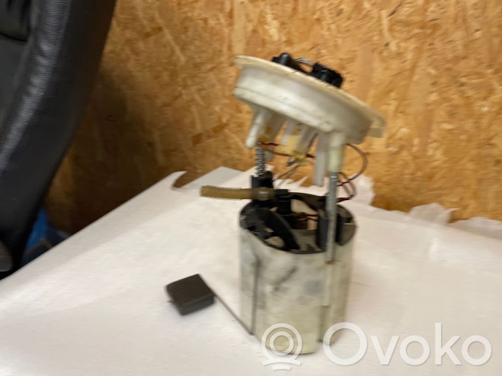 BMW 3 E90 E91 Polttoainesäiliön pumppu 