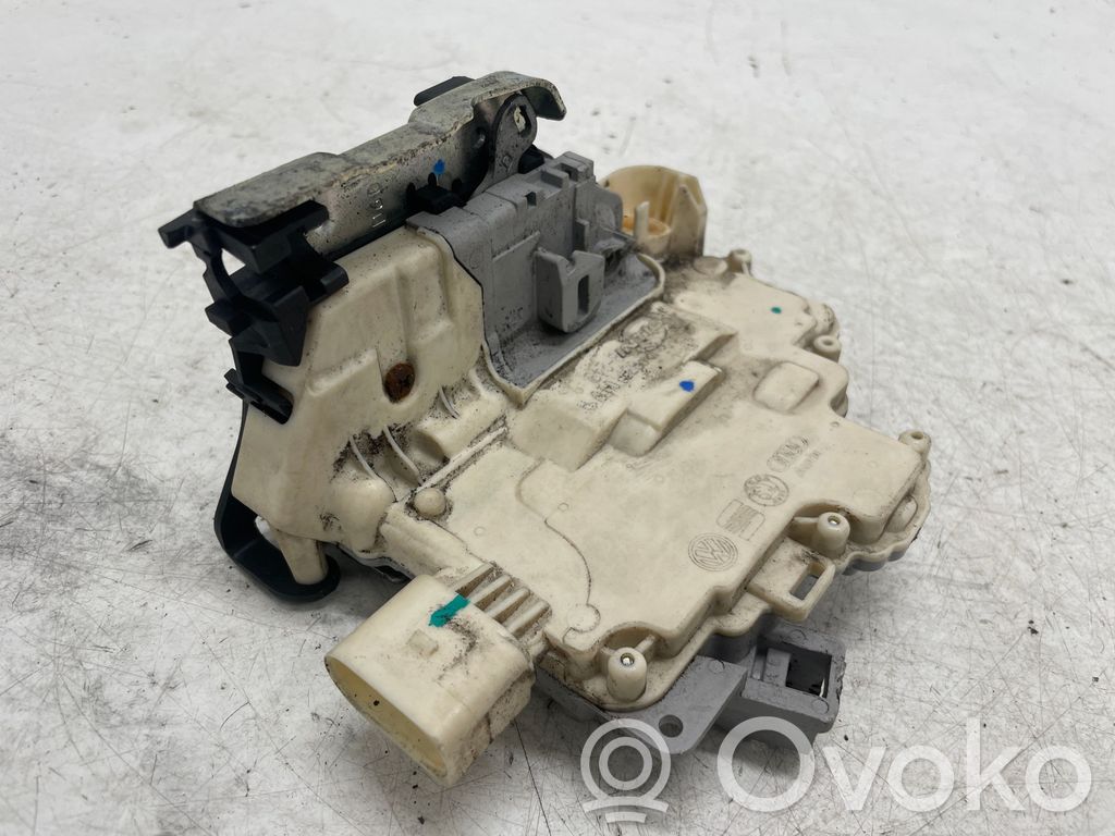Audi A5 Sportback 8TA Priekšpusē slēdzene 