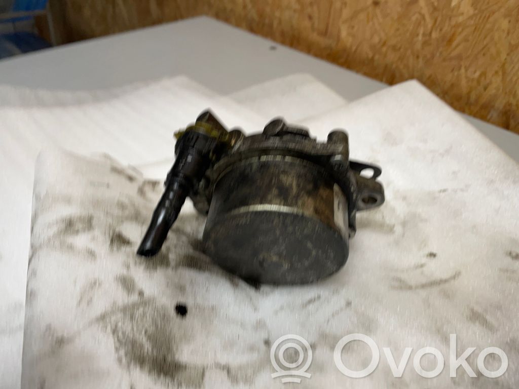 Opel Corsa D Vacuum pump 