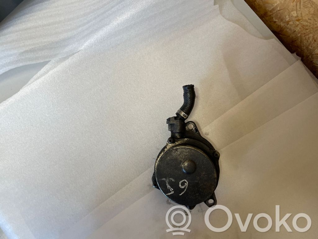 BMW 5 E60 E61 Vacuum pump 
