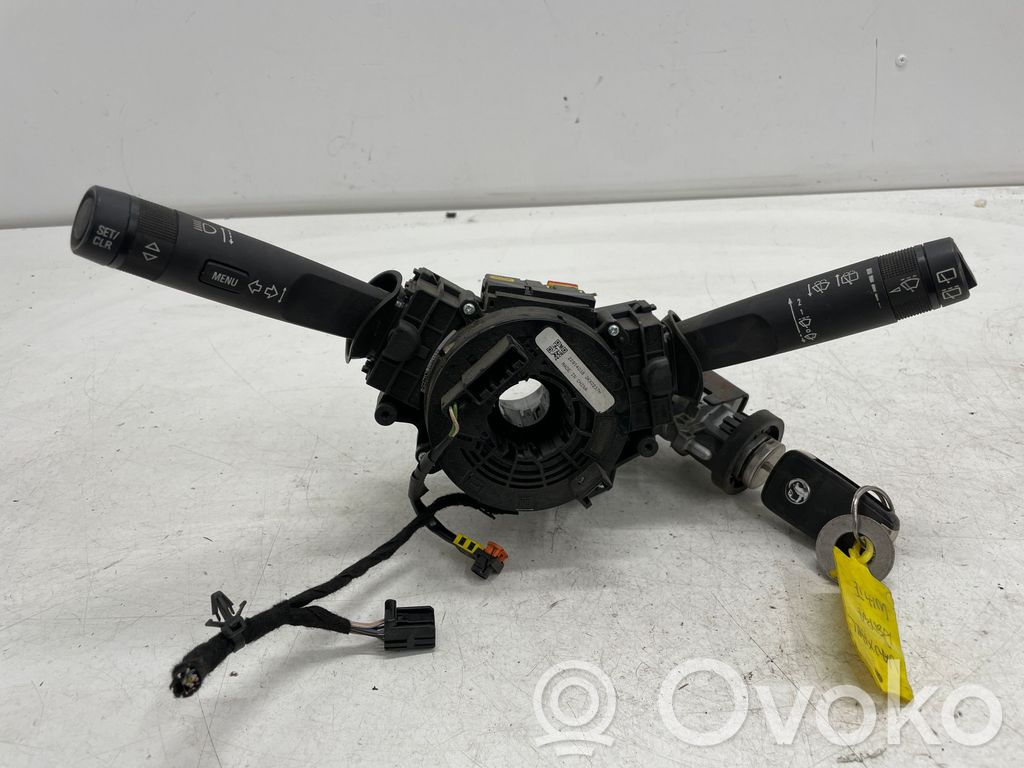 Opel Astra J Pyyhkimen/suuntavilkun vipukytkin 