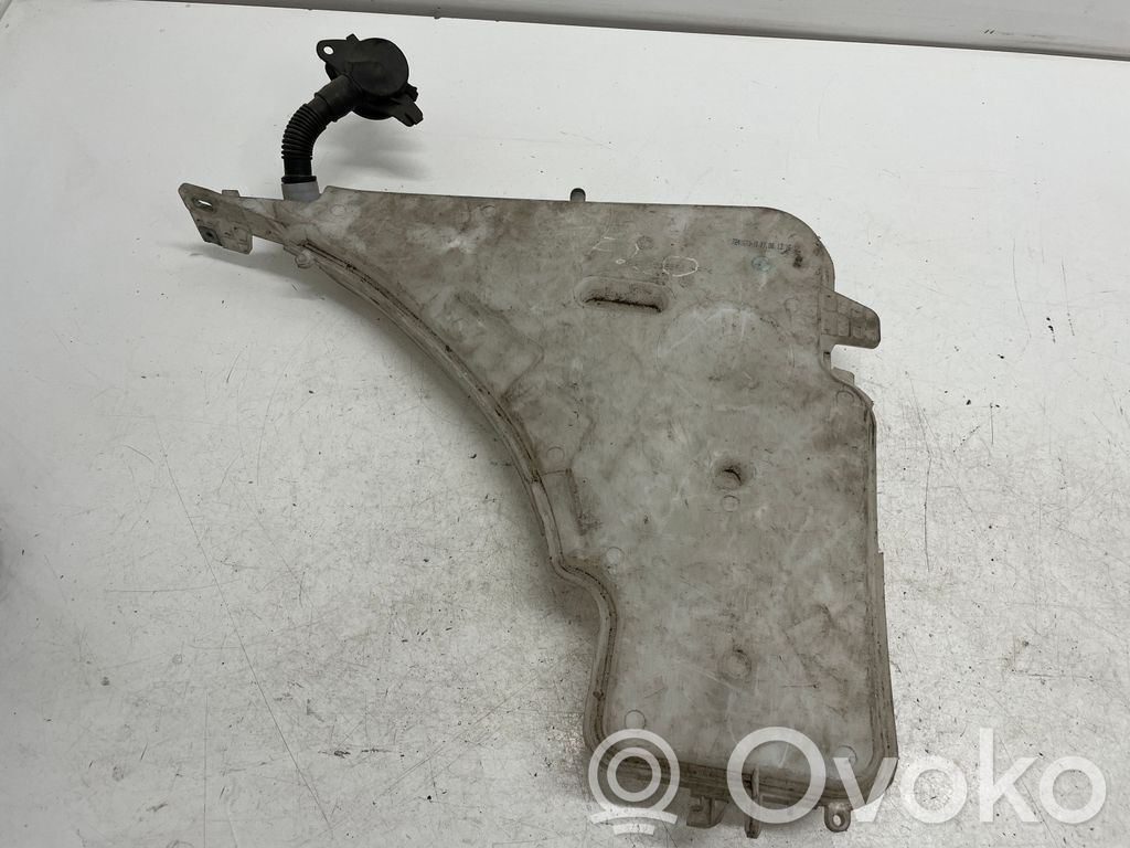 BMW 1 F20 F21 Logu šķidruma tvertne 