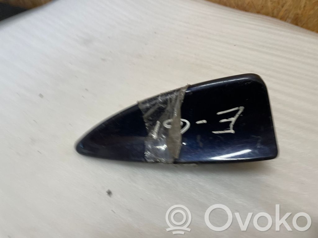 BMW 5 E60 E61 GPS-pystyantenni 