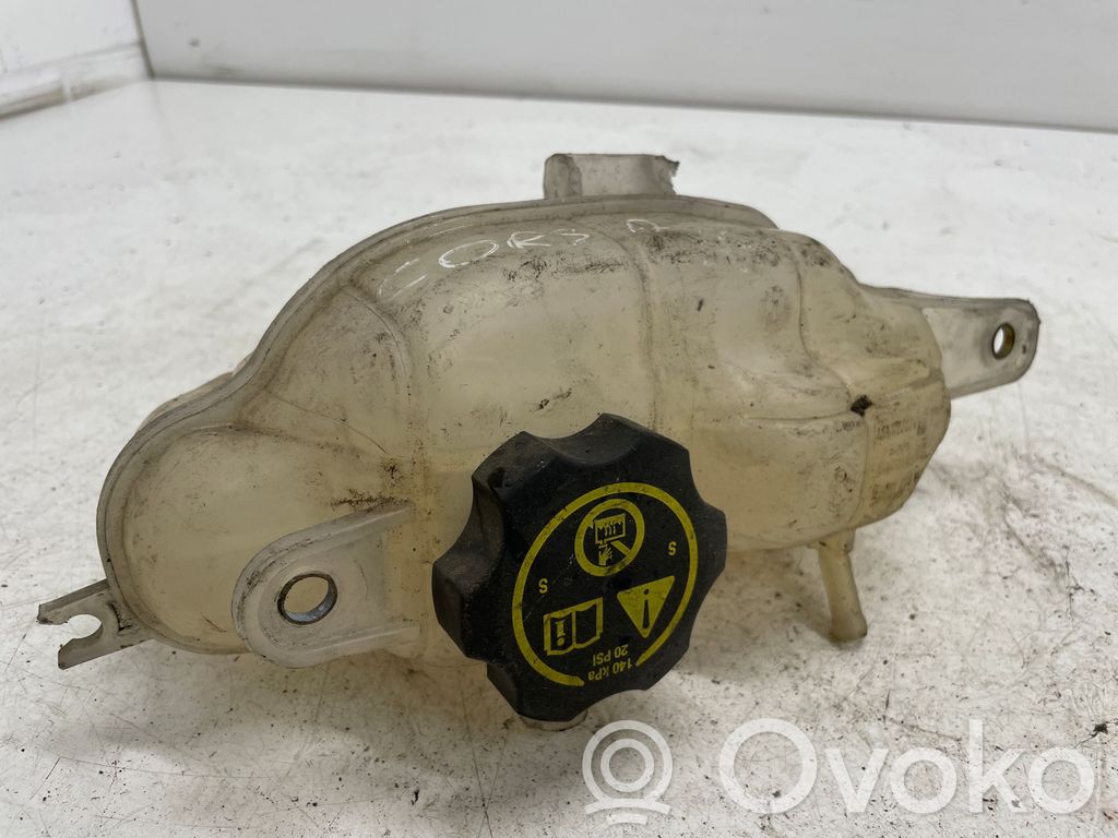 Opel Corsa D Aušinimo skysčio išsiplėtimo bakelis 