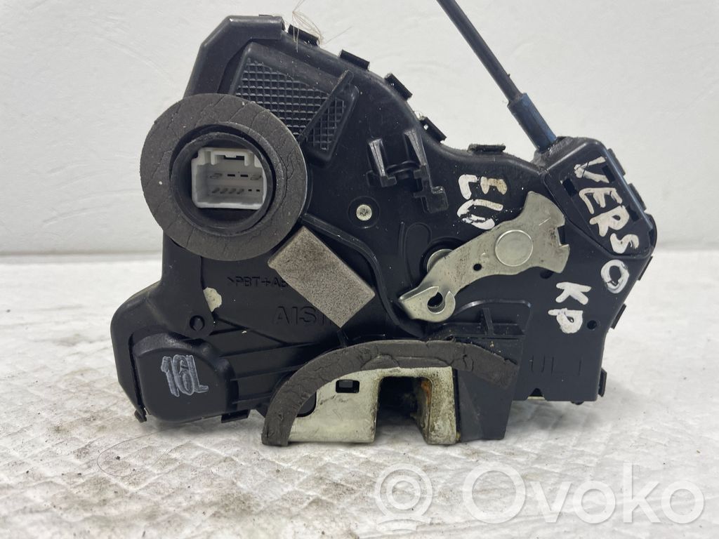 Front door lock   D246
