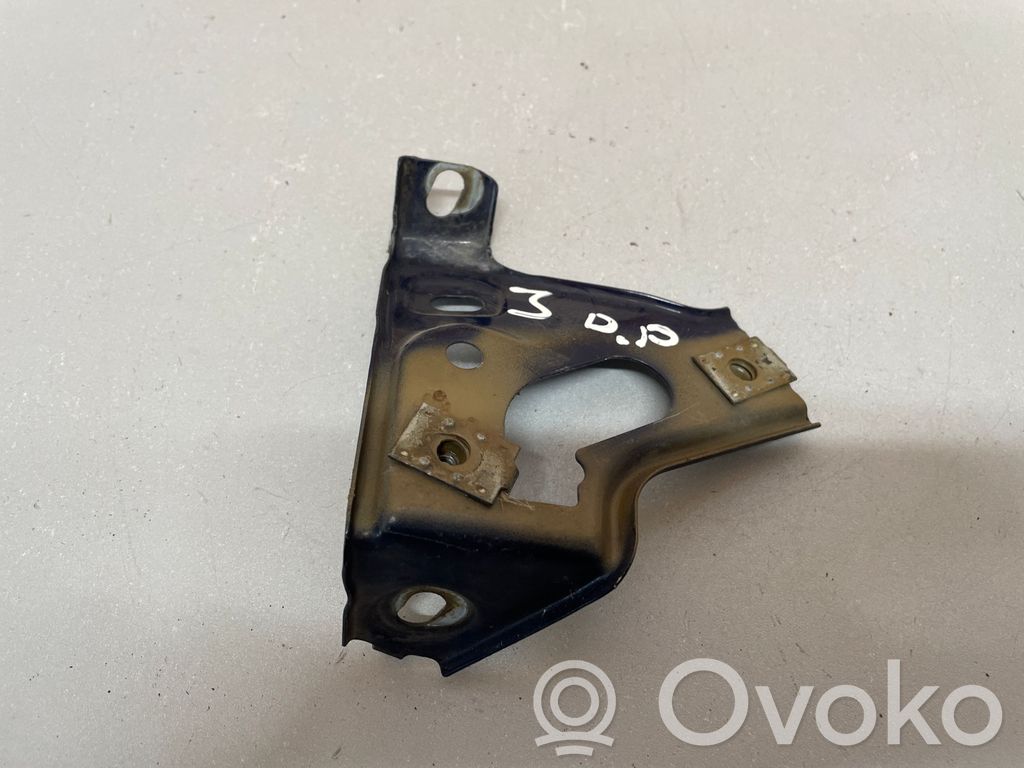 Opel Astra J Uchwyt / Mocowanie błotnika przedniego 
