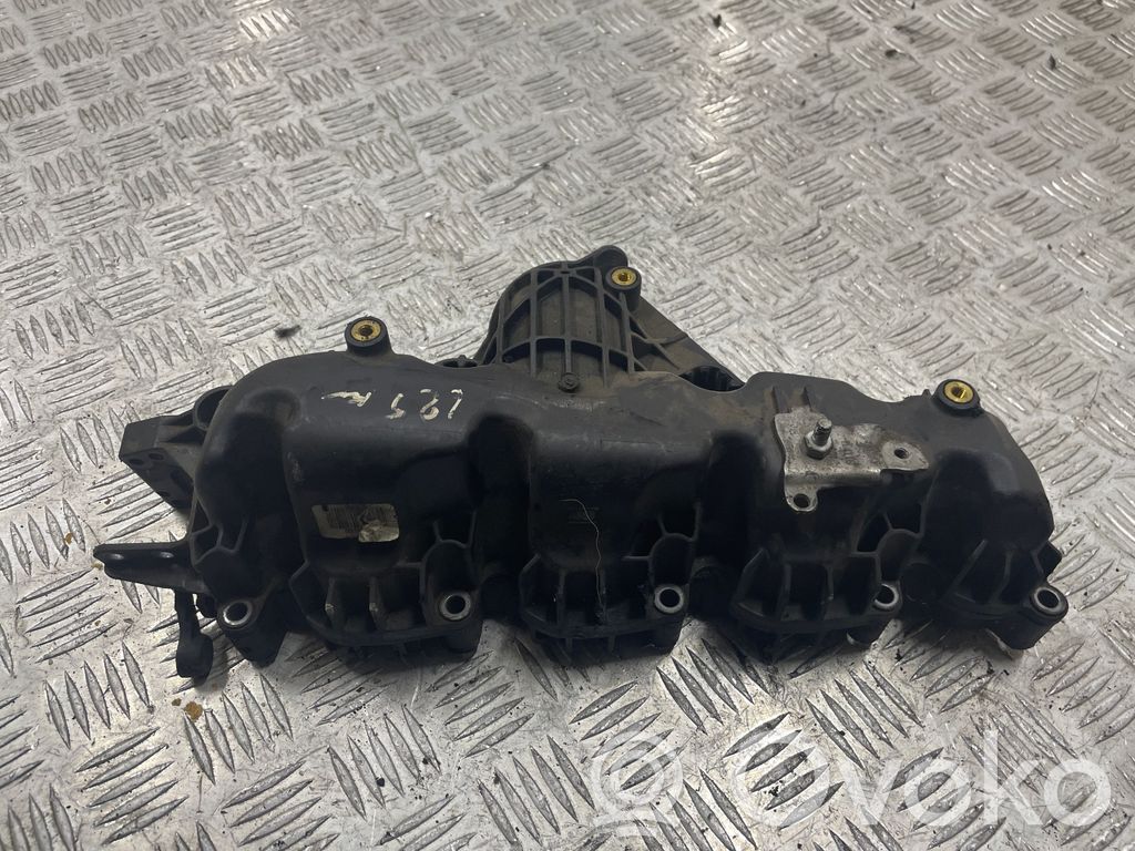 Volkswagen PASSAT B6 Colector de admisión 