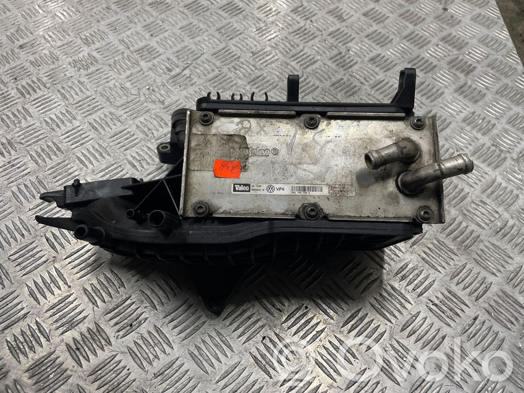 Volkswagen Golf VI Intake manifold 