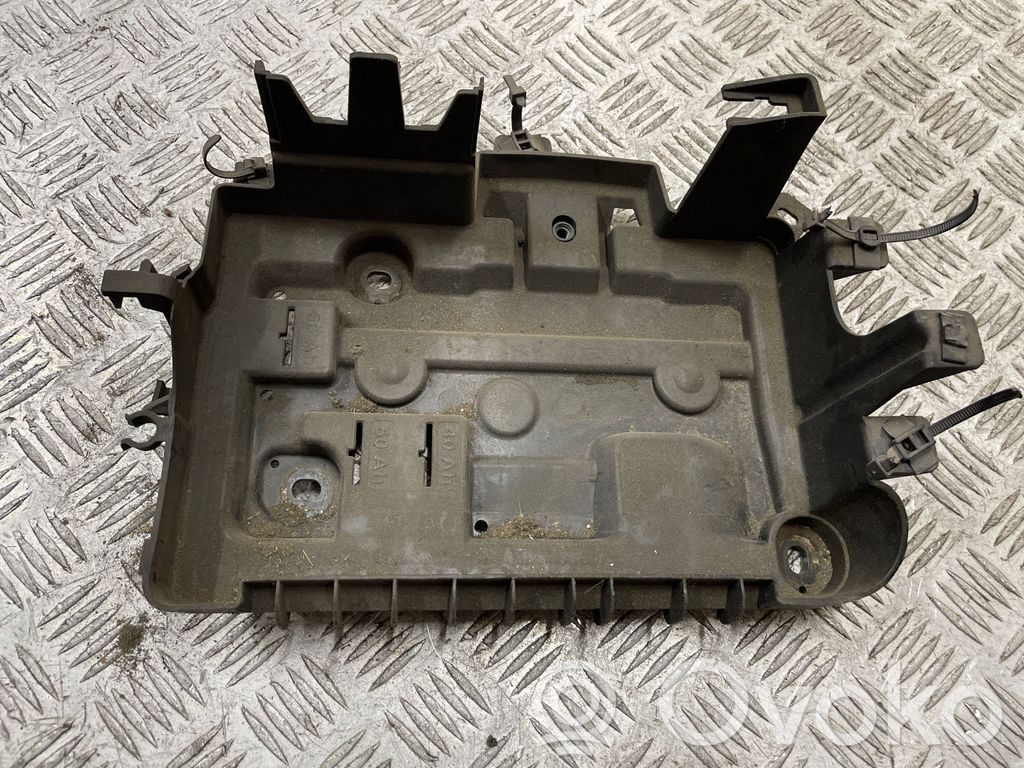 Opel Corsa D Akumulatora nostiprināšanas pamatne 
