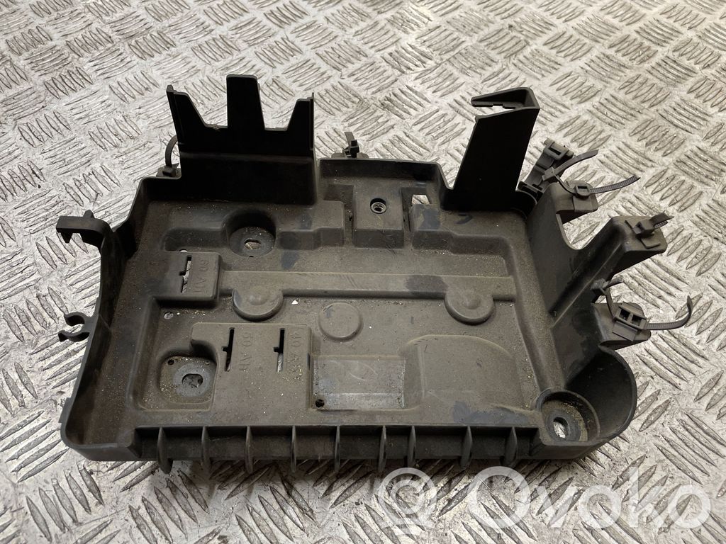 Opel Corsa D Akumulatora nostiprināšanas pamatne 