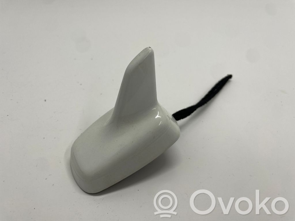 Audi A5 8T 8F GPS-pystyantenni 