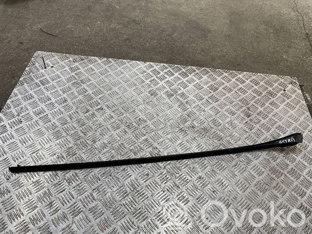 Opel Astra K Windshield trim 