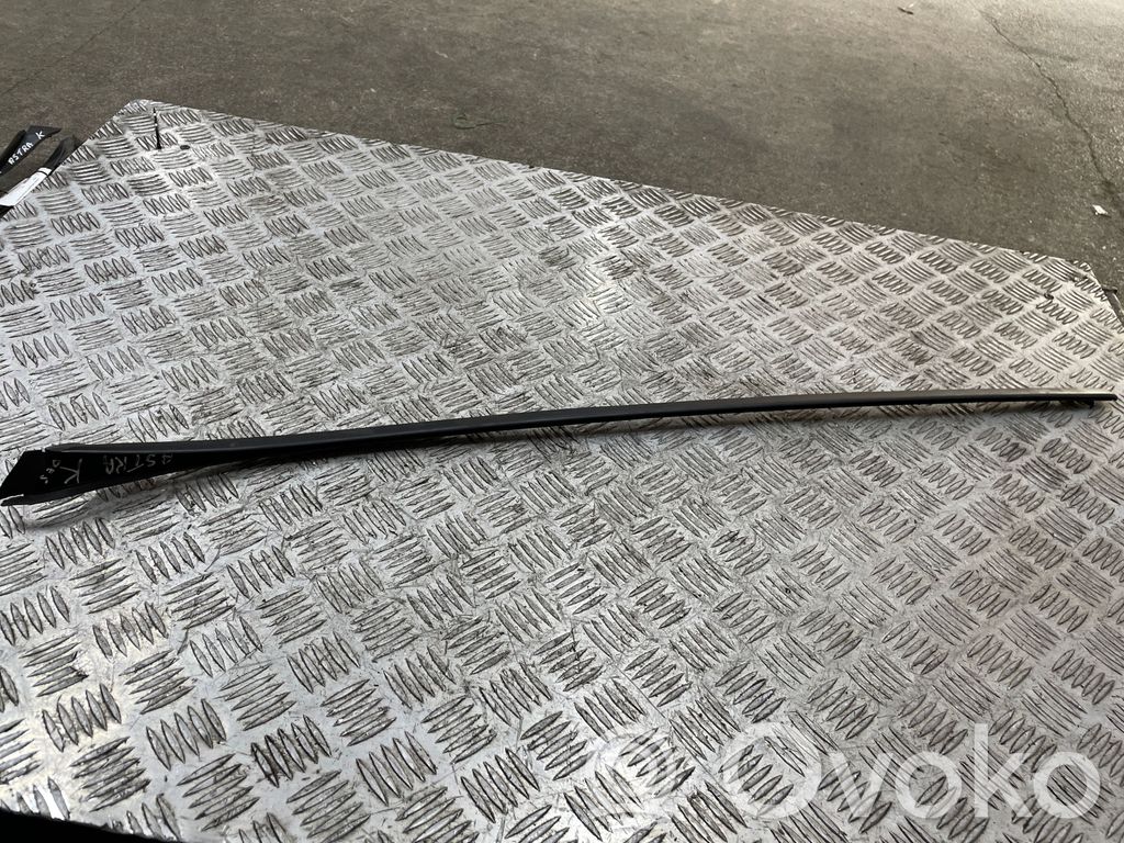 Opel Astra K Windshield trim 