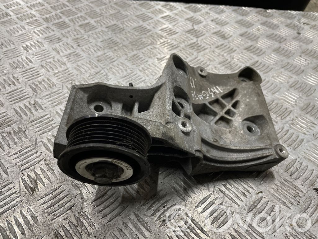 Opel Insignia A Generator/alternator bracket 