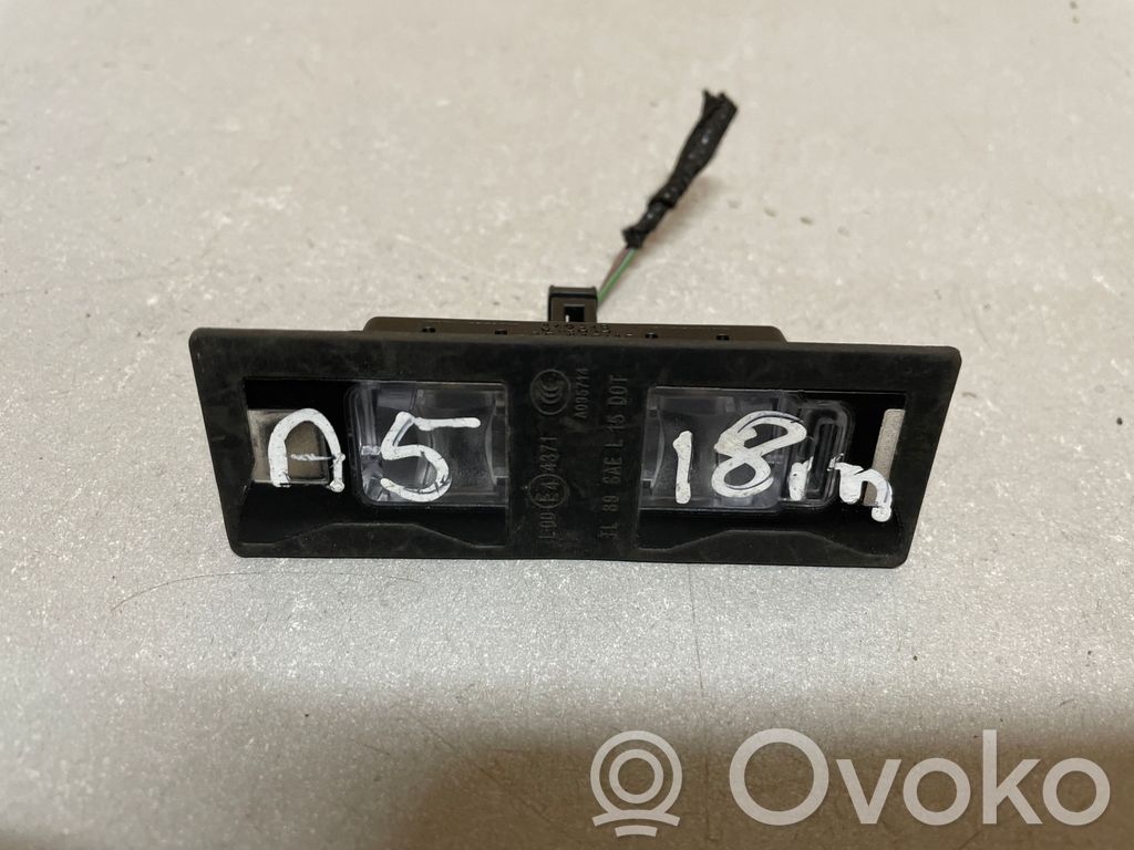 Audi A5 Éclairage de plaque d'immatriculation 