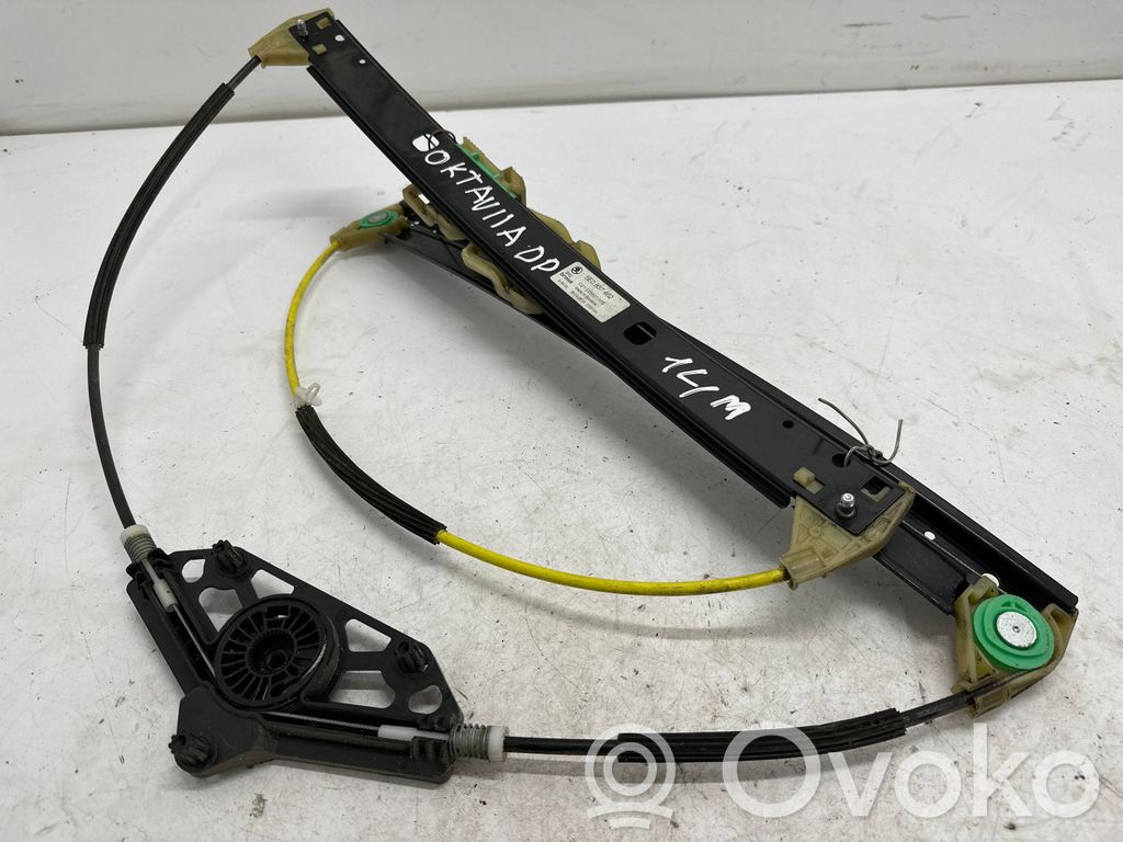 Skoda Octavia Mk3 (5E) Mechanizm podnoszenia szyby przedniej bez silnika 
