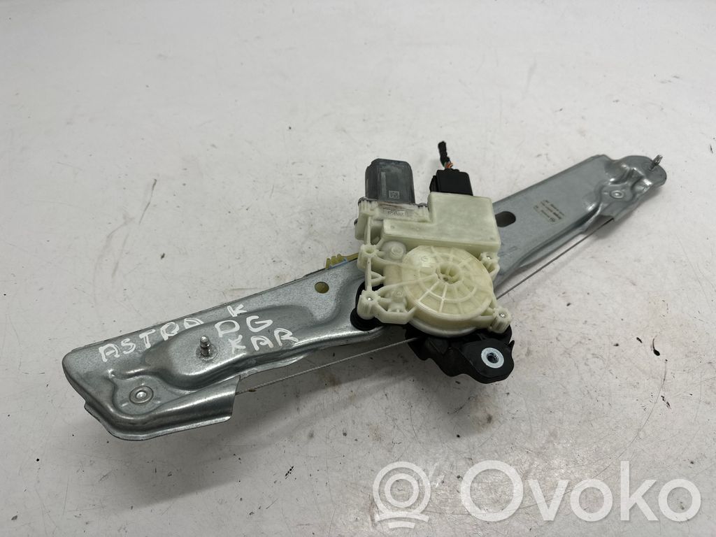 Opel Astra K Elektryczny podnośnik szyby drzwi tylnych 