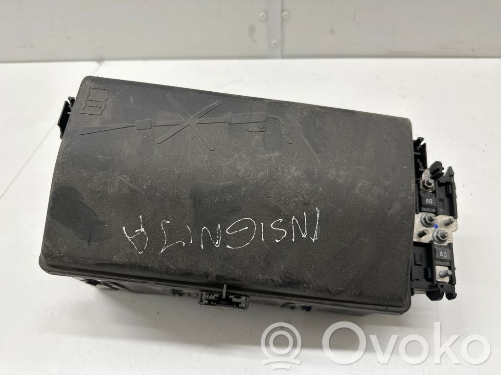 Opel Insignia A Juego de caja de fusibles 