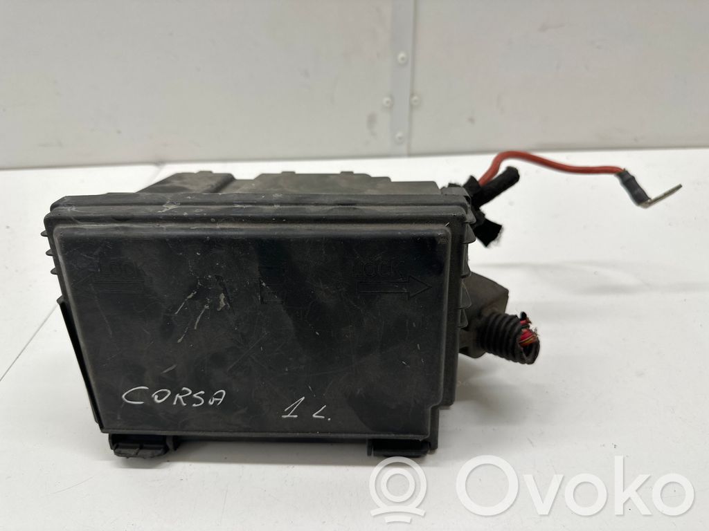 Opel Corsa D Juego de caja de fusibles 