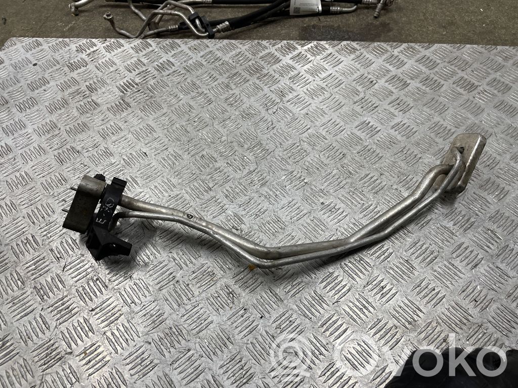BMW X5 E70 Ilmastointilaitteen putki (A/C) 