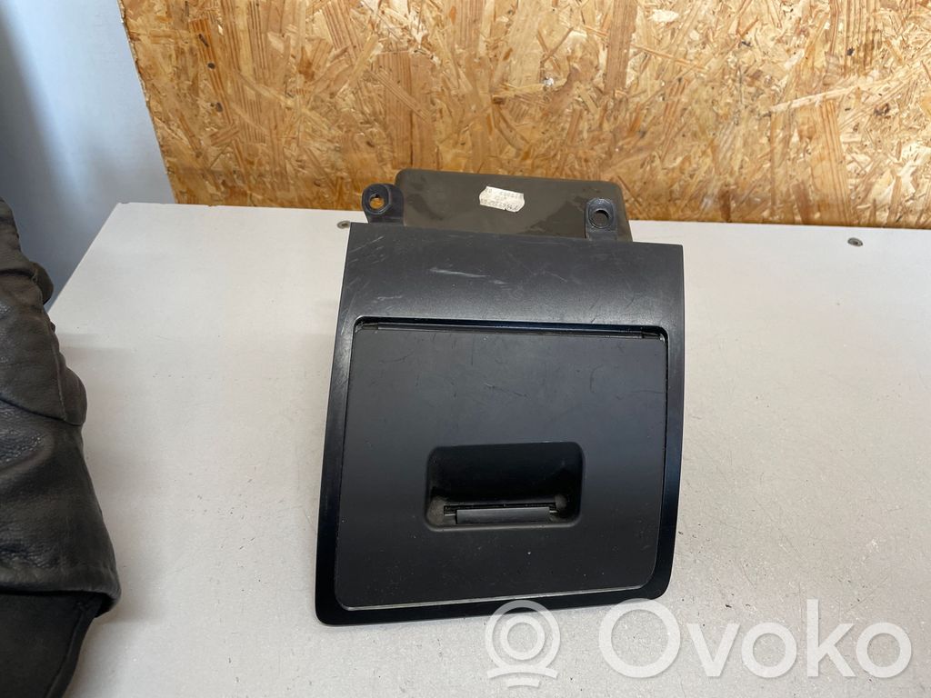 Glove box   7156225