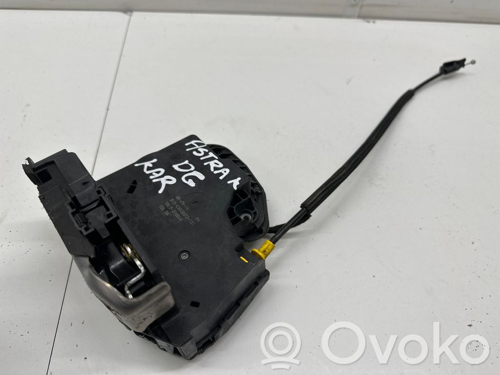 Opel Astra K Zamek drzwi tylnych 