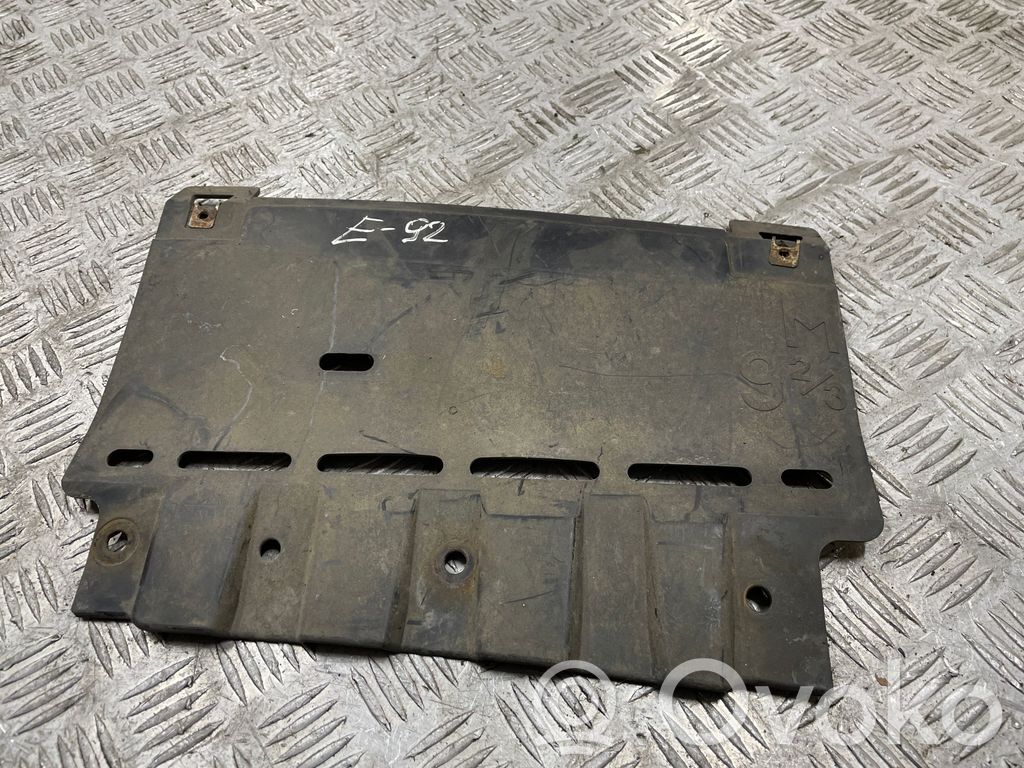 BMW 3 E92 E93 Kita dugno detalė 