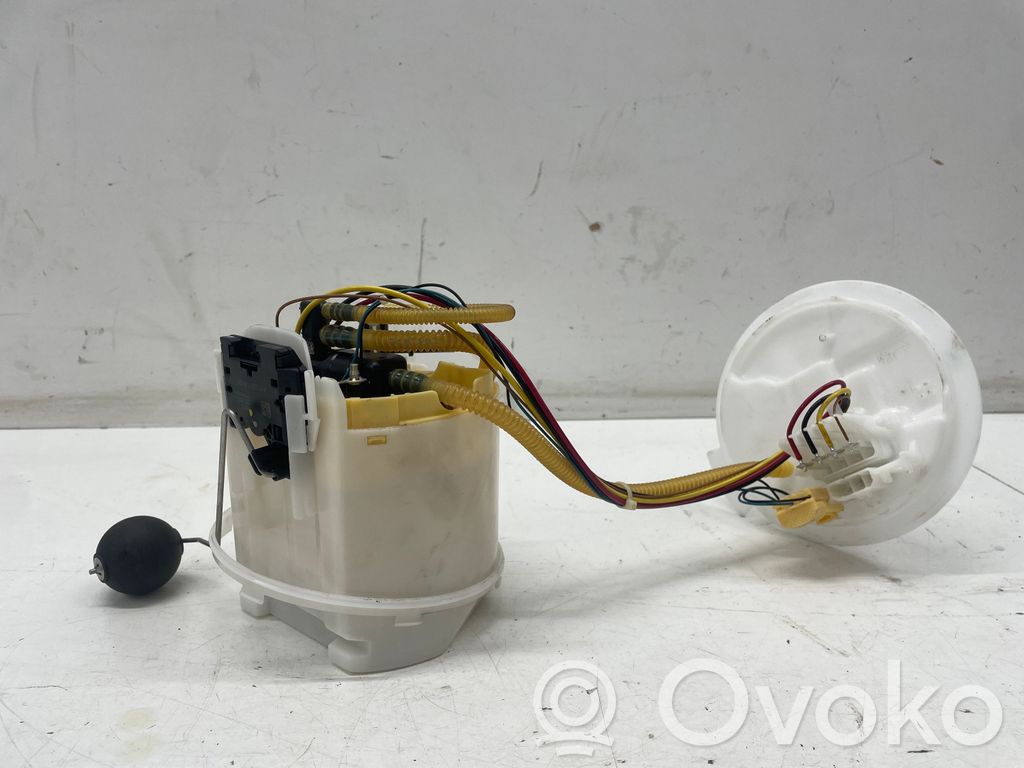 BMW 3 G20 G21 Pompa paliwa w zbiorniku 