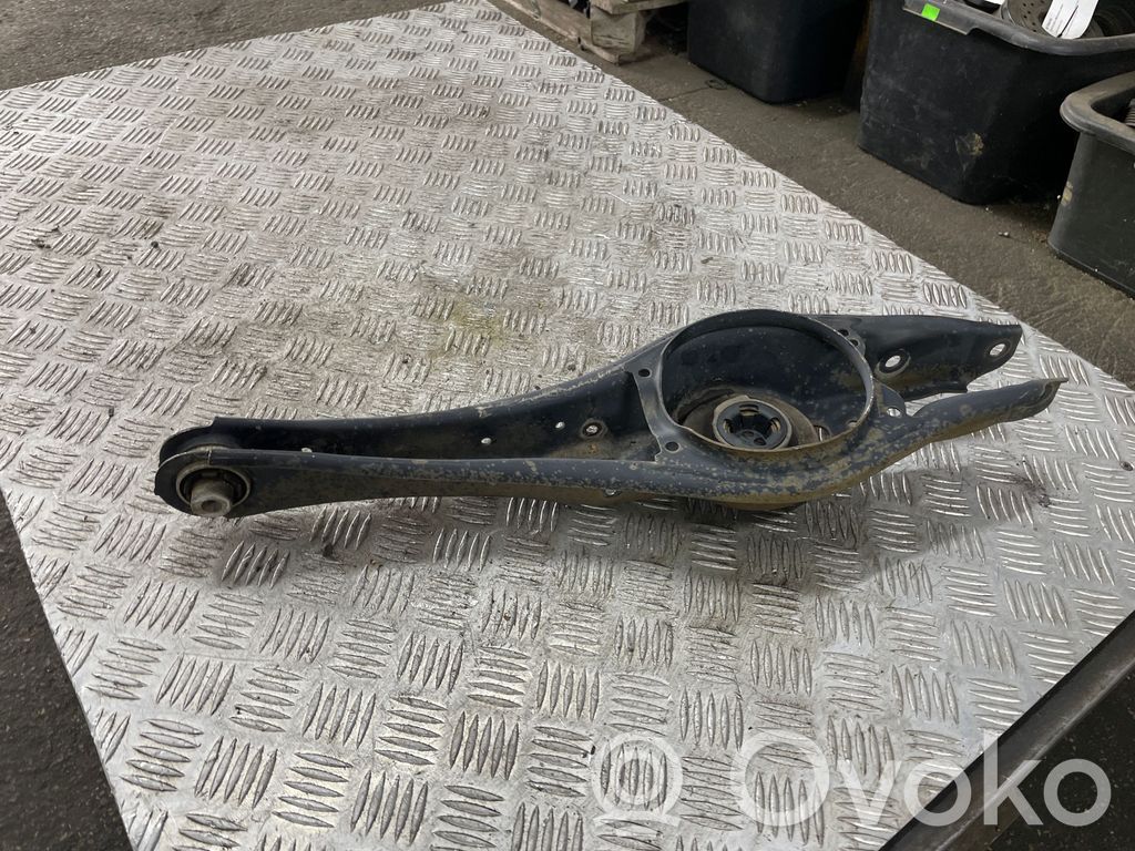 Volkswagen Touran III Taka-ylätukivarren haarukkavipu 