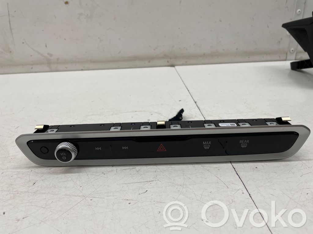 BMW X7 G07 Hazard light switch 