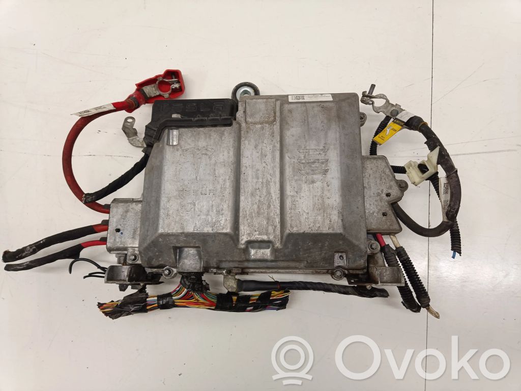 Tesla Model 3 Voltage converter inverter 