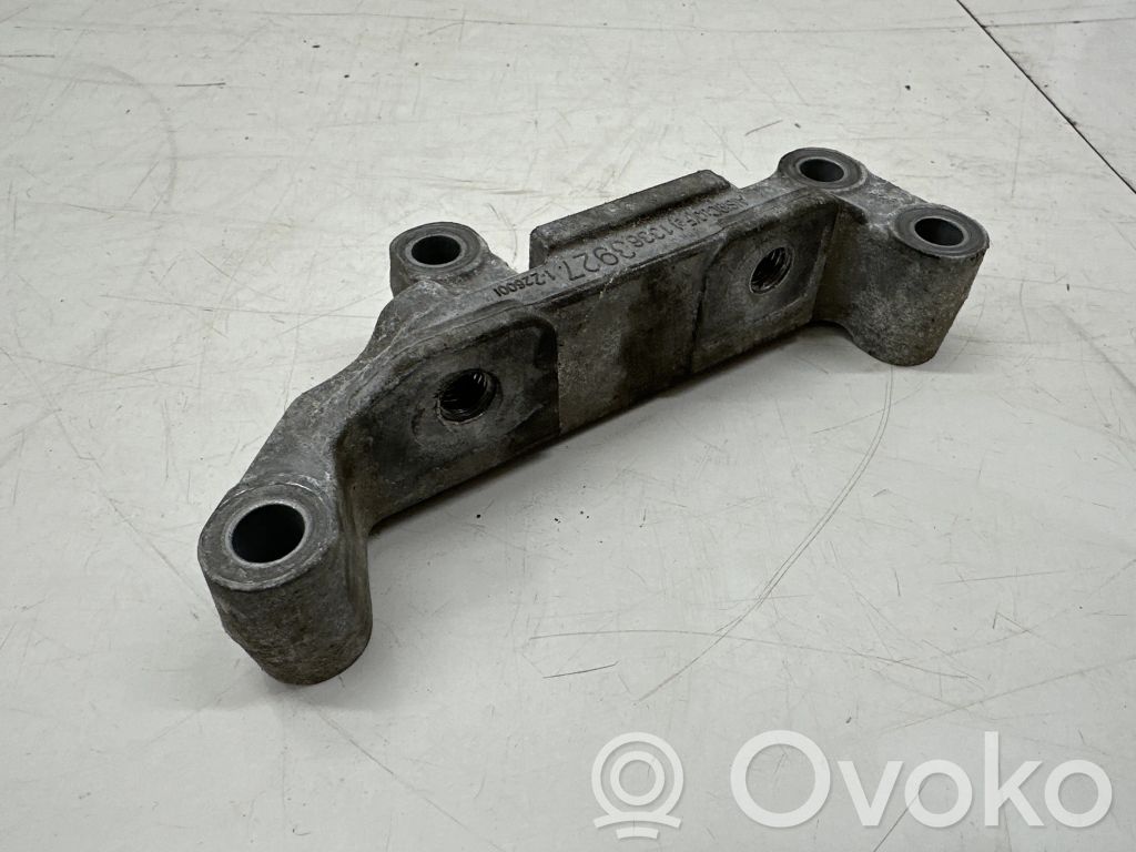 Opel Astra K Engine mounting bracket 