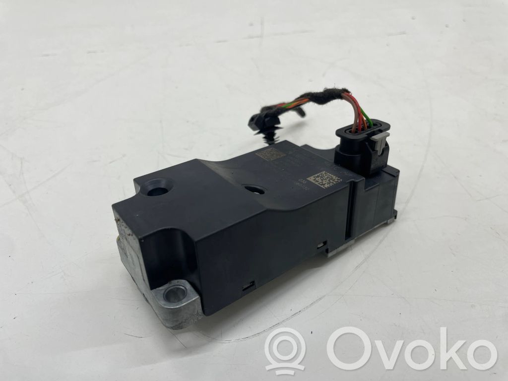 Audi A4 S4 B9 8W Vairo užraktas 