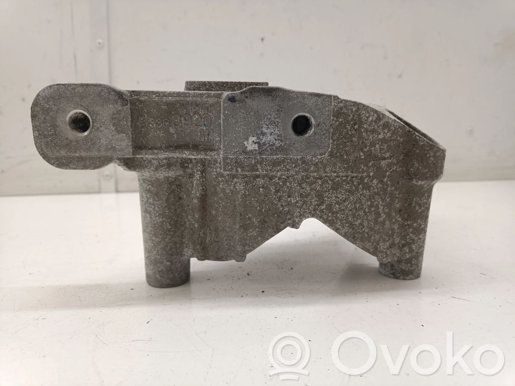 Opel Astra K Engine mounting bracket 