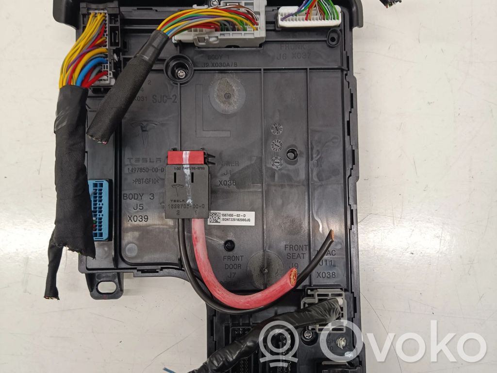 Tesla Model 3 Comfort/convenience module 