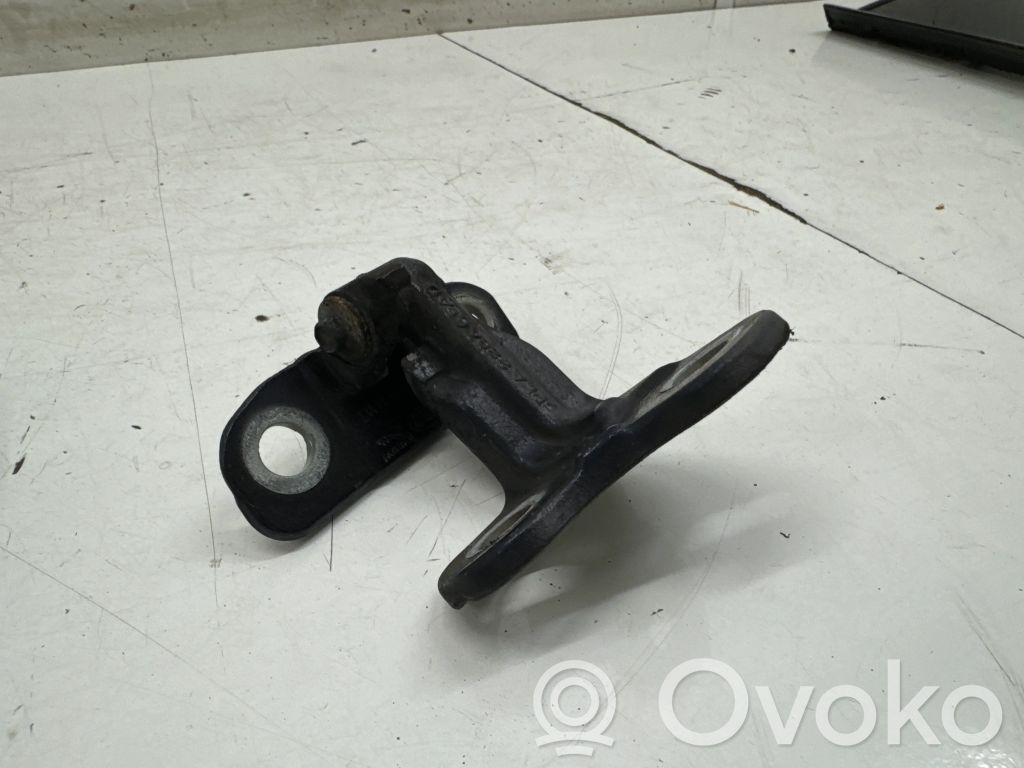 Land Rover Range Rover Sport L494 Front door lower hinge 