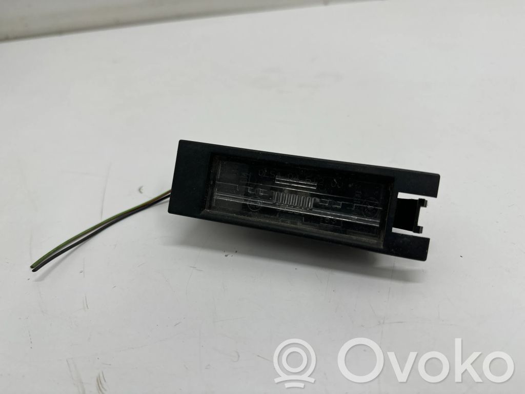 Opel Astra K Éclairage de plaque d'immatriculation 