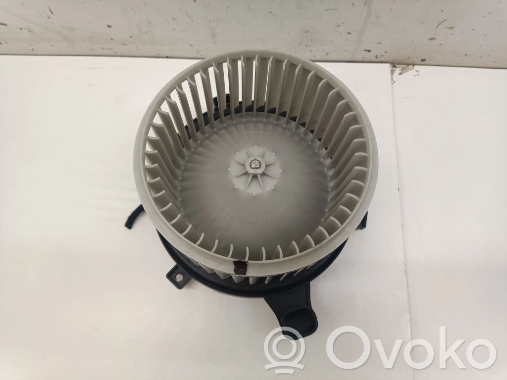 Nissan Qashqai J12 Lämmittimen puhallin 