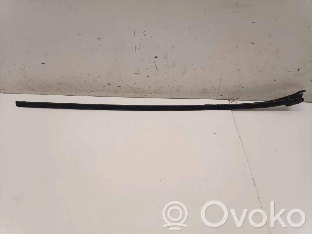 Opel Astra K Windshield trim 