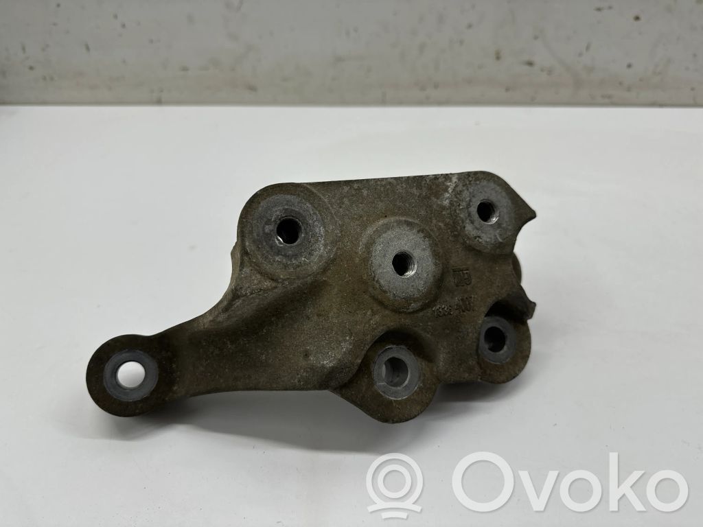 Opel Astra K Engine mounting bracket 