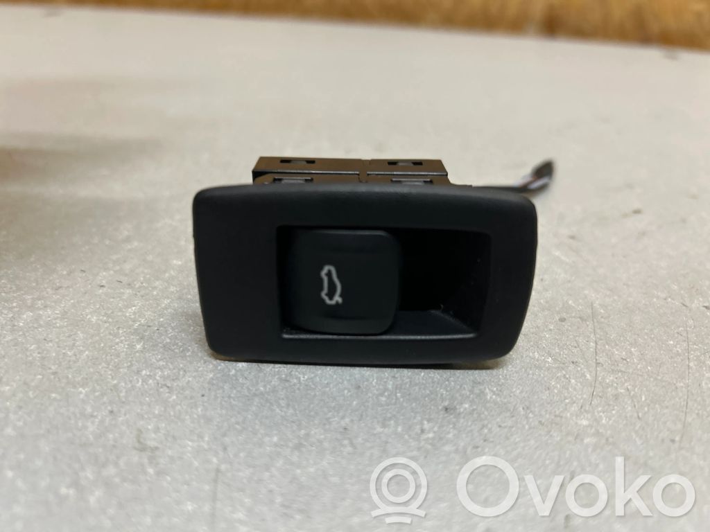 BMW 5 G30 G31 G38 Tailgate opening switch 