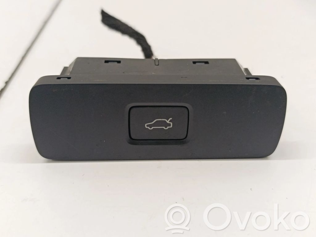Volvo XC60 Tailgate opening switch 