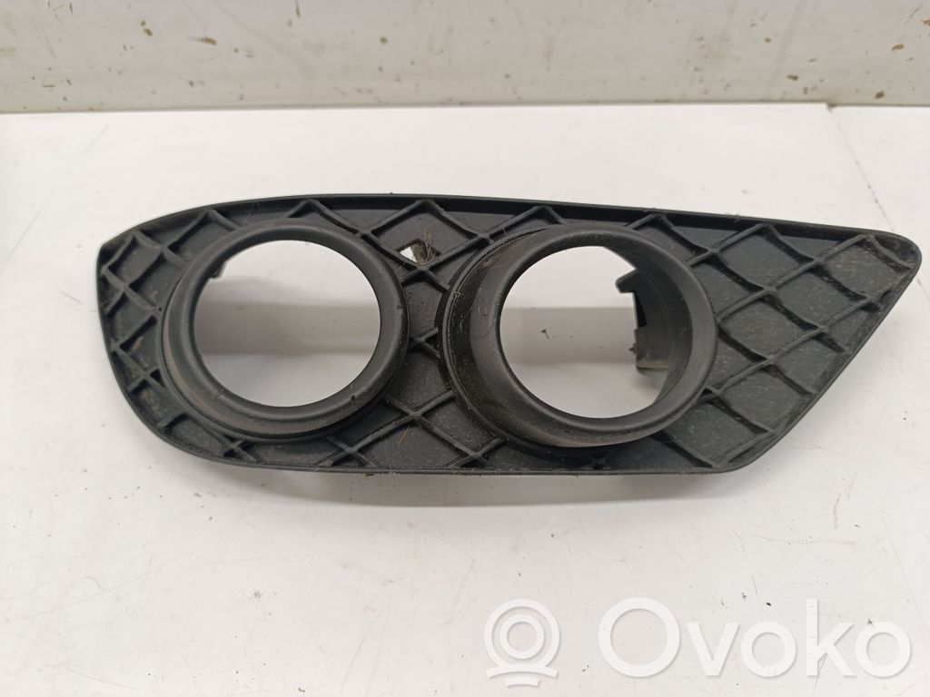 Mercedes-Benz C W204 Mascherina/griglia fendinebbia anteriore 