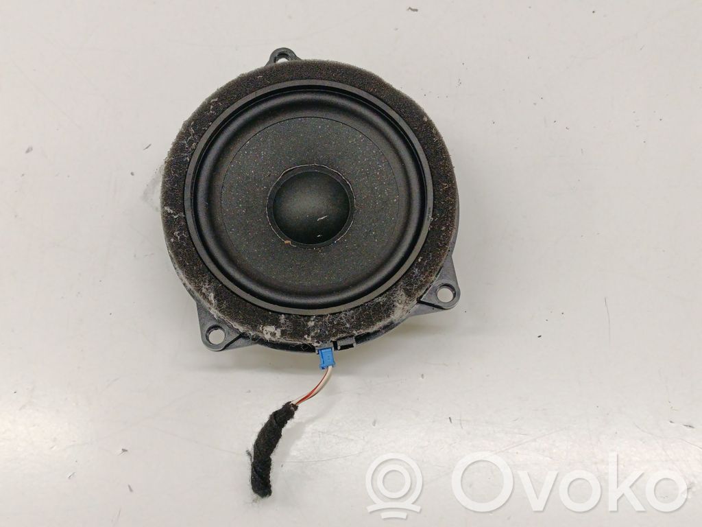 BMW 3 G20 G21 Takaoven kaiutin