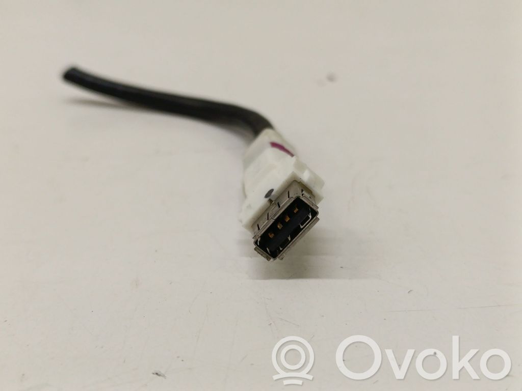 BMW 2 F44 Enchufe conector USB 
