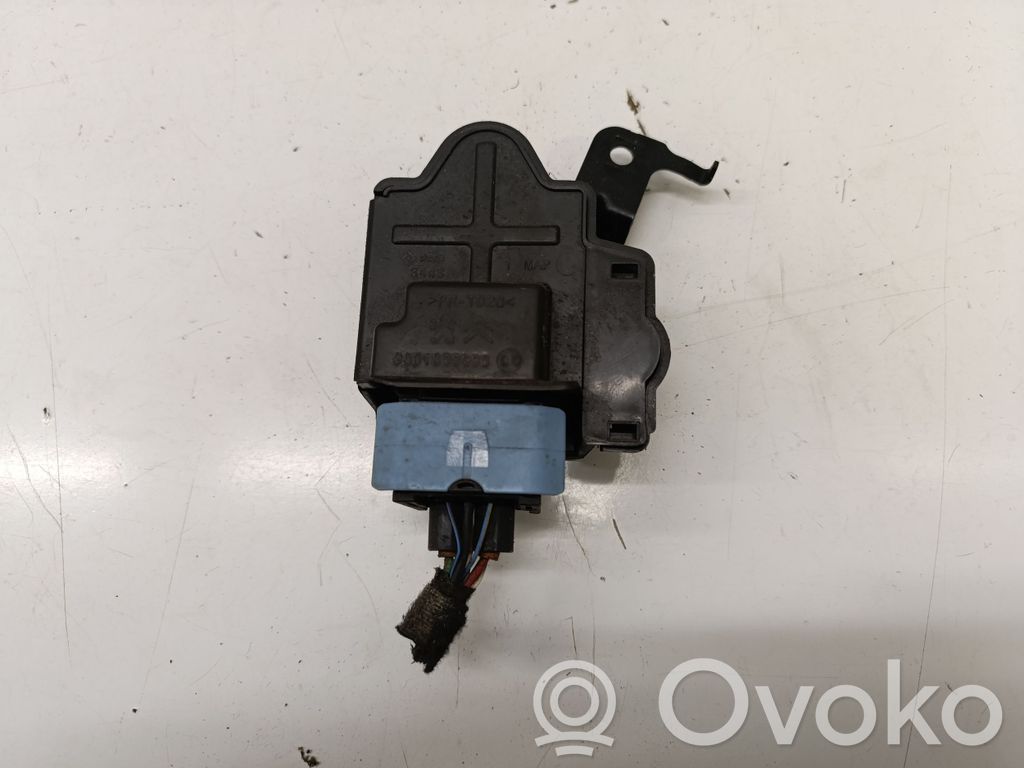 Opel Crossland X Glow plug pre-heat relay 